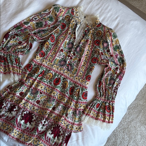 Alice + Olivia Dresses & Skirts - Alice + Olivia Lace Trim Detail